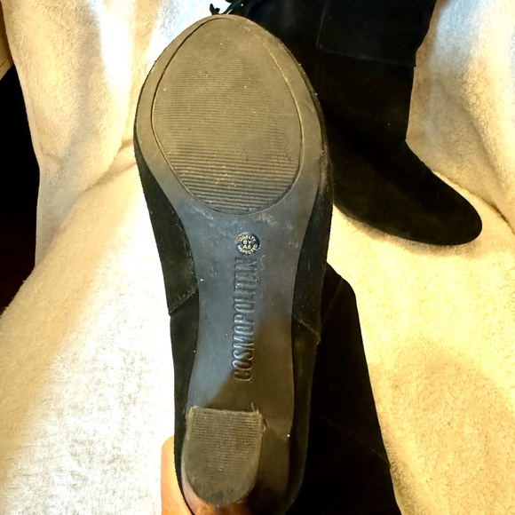 BLACK SUEDE BOOTS WITH FRINGE BACK N LEATHER LACING ON TOP OF BOOT - Picture 8 of 10